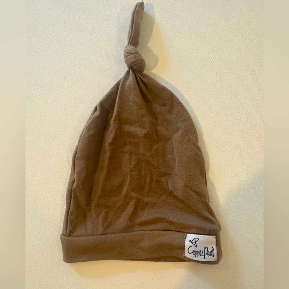 🟡Copper Pearl newborn hat NWOT